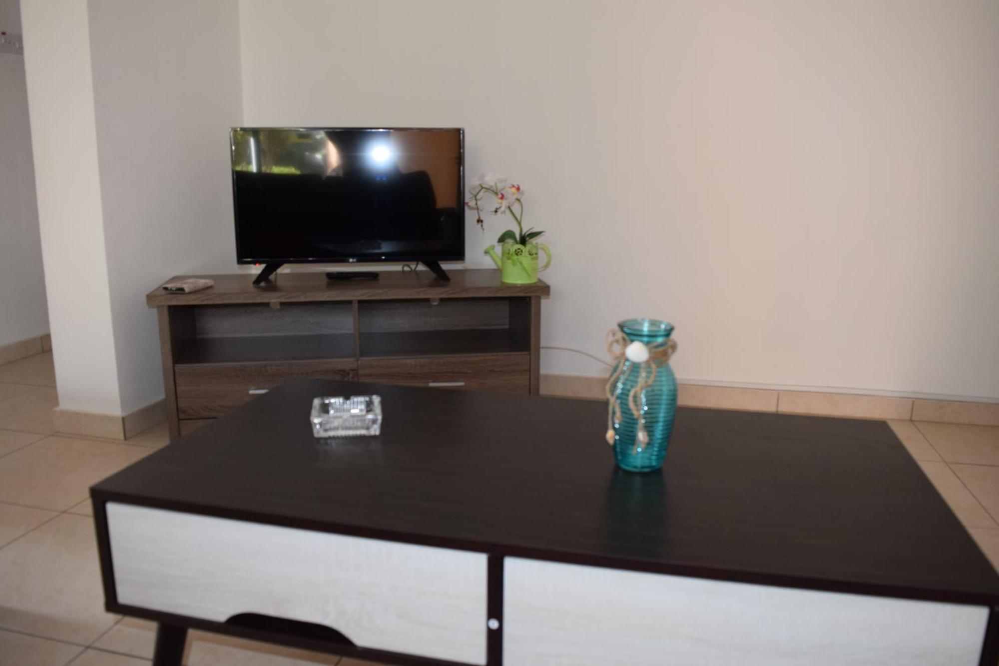 Diana Apartment Paphos ภายนอก รูปภาพ