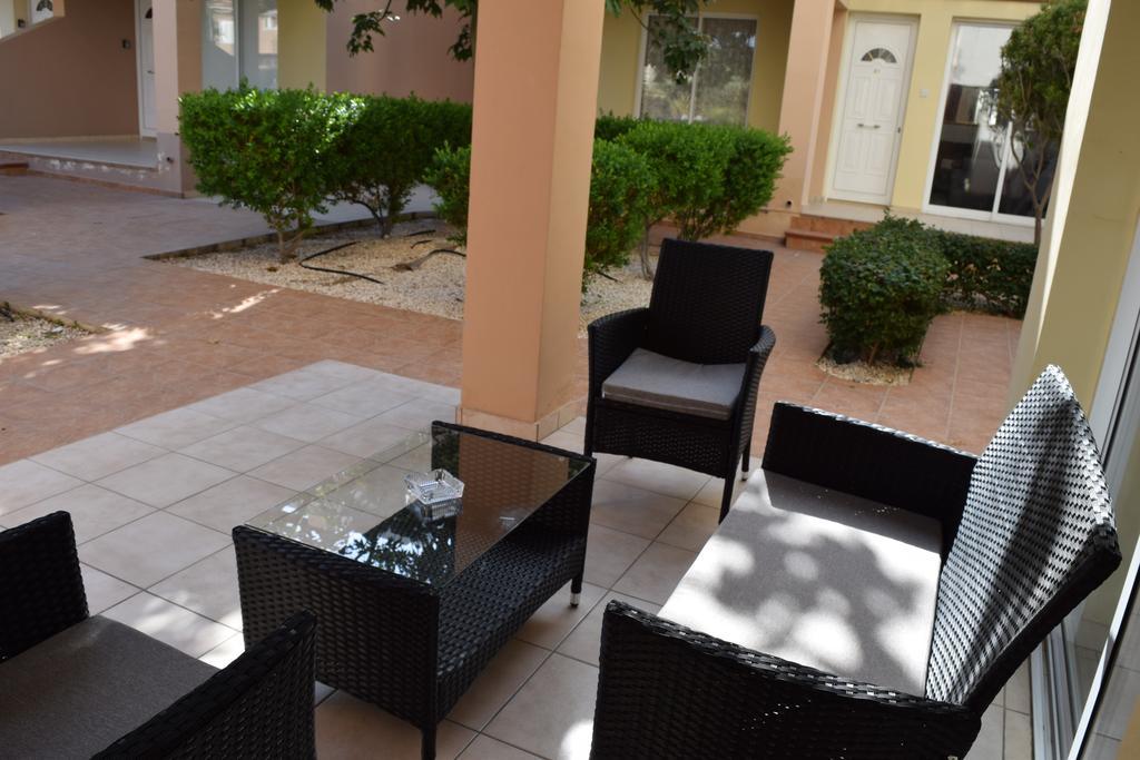 Diana Apartment Paphos ภายนอก รูปภาพ