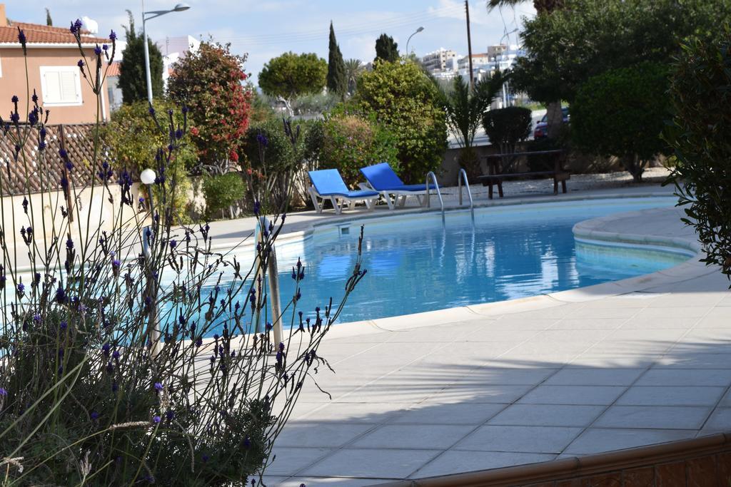 Diana Apartment Paphos ภายนอก รูปภาพ