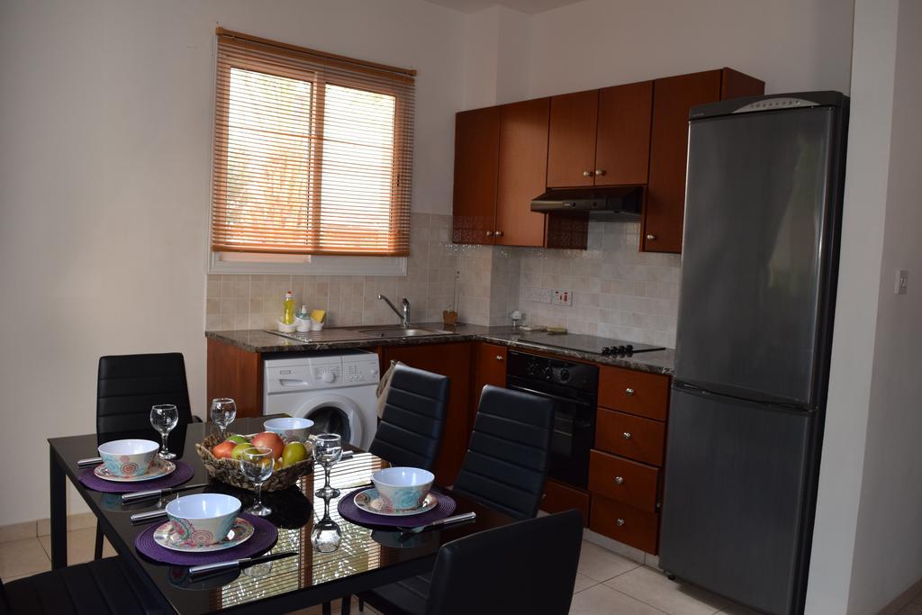 Diana Apartment Paphos ภายนอก รูปภาพ