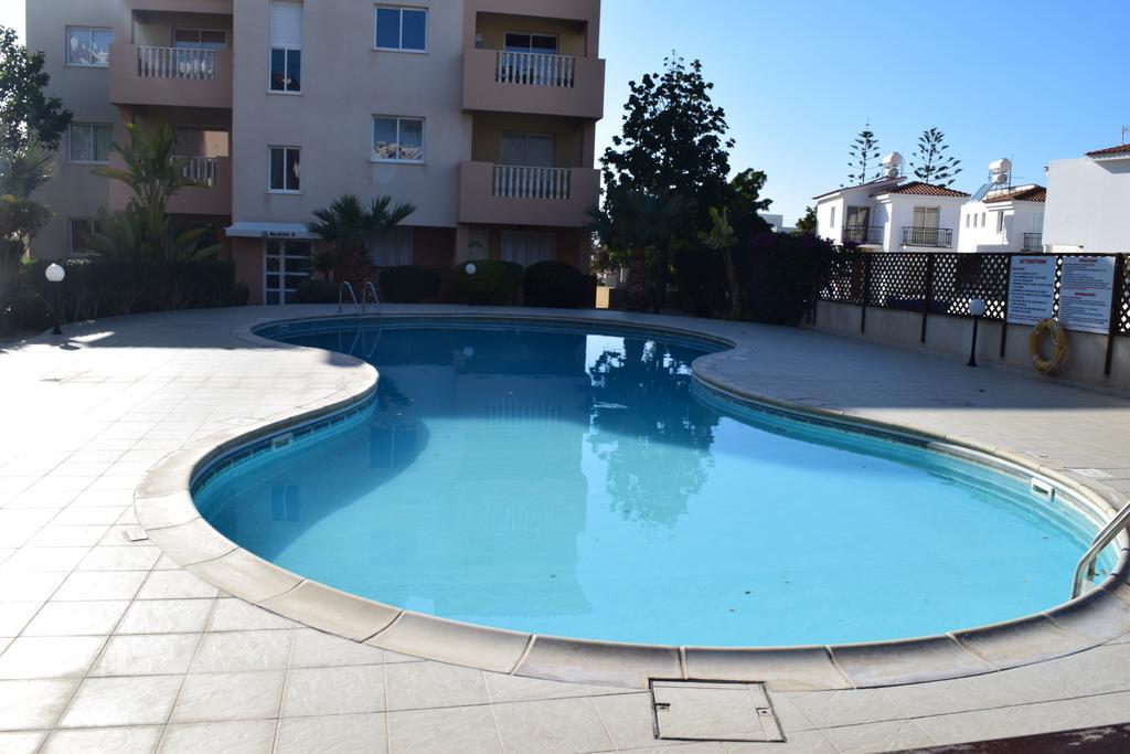Diana Apartment Paphos ภายนอก รูปภาพ