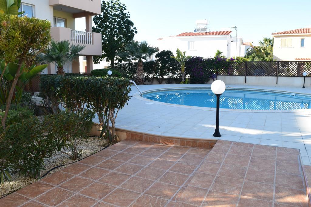 Diana Apartment Paphos ภายนอก รูปภาพ
