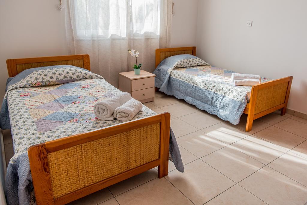 Diana Apartment Paphos ภายนอก รูปภาพ