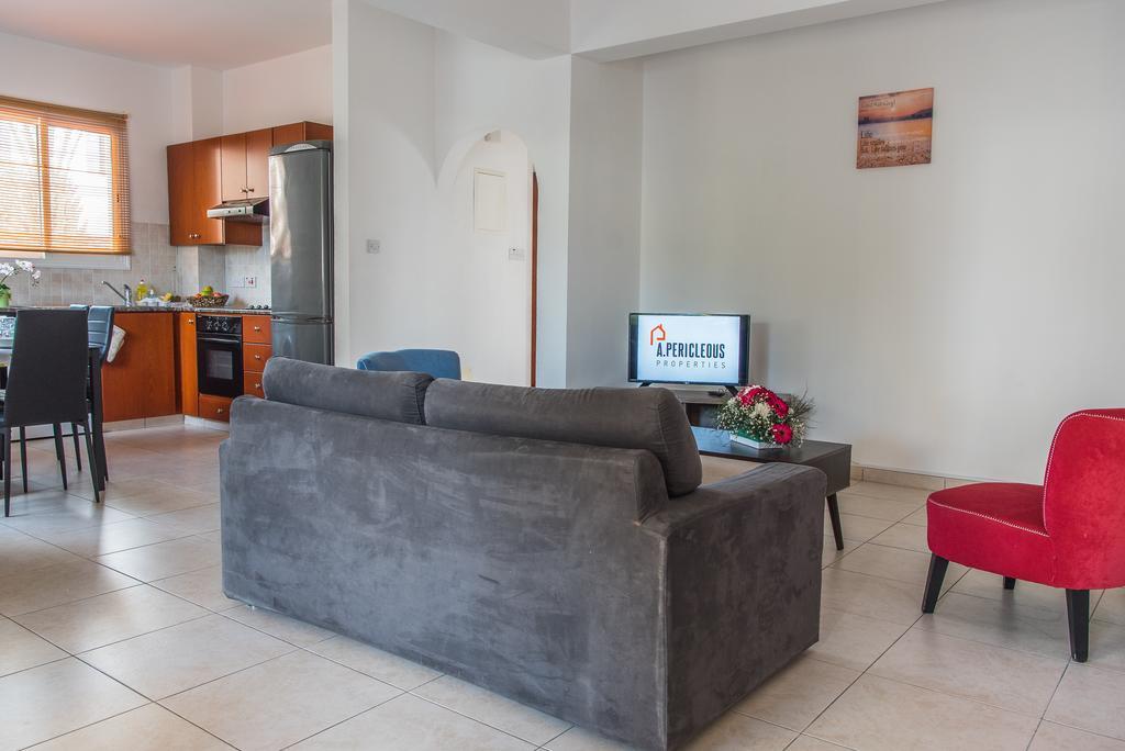 Diana Apartment Paphos ภายนอก รูปภาพ